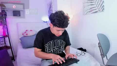 Snapshot of jhonny_blake_ chatting on 30, 4, 2026 JHONNATHAN online show from 30, 4, 2026