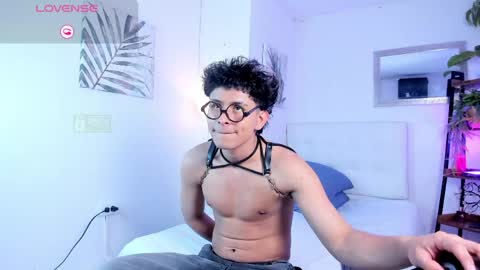 Snapshot of jhonny_blake_ chatting on 26, 5, 2026 JHONNATHAN online show from 26, 5, 2026