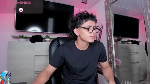 Snapshot of jhonny_blake_ chatting on 27, 5, 2026 JHONNATHAN online show from 27, 5, 2026