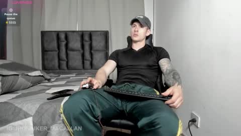 Snapshot of jhonny_macallan chatting on 15, 12, 2025 Jhonaiker online show from 15, 12, 2025