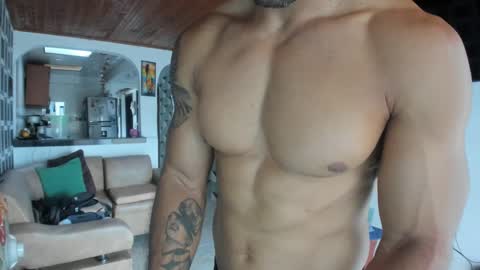 Snapshot of jhonnyxxfitnexx chatting on 5, 3, 2025 jh online show from 5, 3, 2025