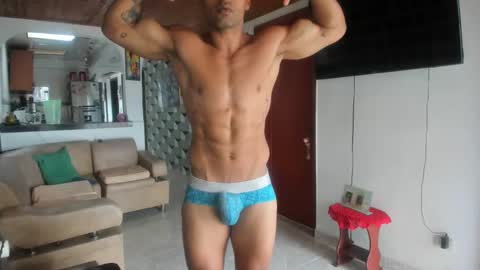 Snapshot of jhonnyxxfitnexx chatting on 6, 11, 2025 jh online show from 6, 11, 2025