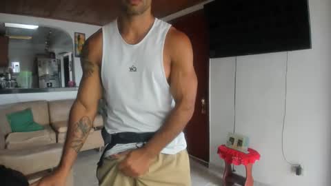 Snapshot of jhonnyxxfitnexx chatting on 18, 11, 2025 jh online show from 18, 11, 2025