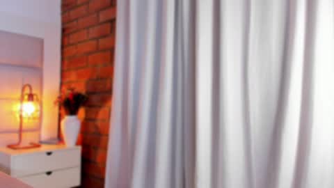 Jhosua Hunt online show from 25, 2, 2025