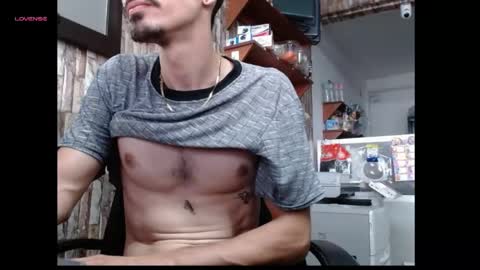 jhosuamoore2 online show from 22, 4, 2026