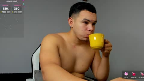 Jhonatan80  online show from 3, 12, 2024