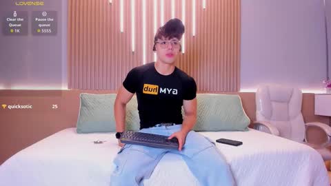 jhoumod_21 online show from 17, 10, 2025