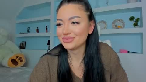 Snapshot of jisselle chatting on 5, 11, 2025 Juliee online show from 5, 11, 2025