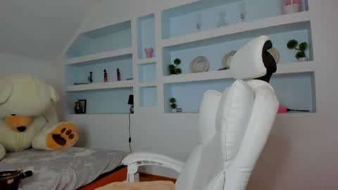 Juliee online show from 23, 4, 2026