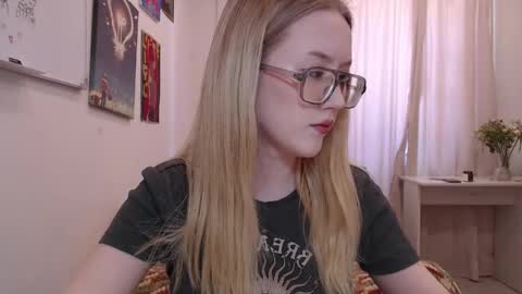 joan_kiss online show from 4, 5, 2026