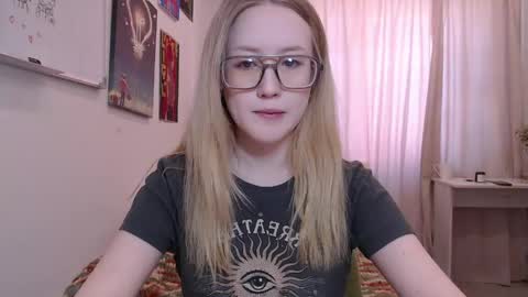 joan_kiss online show from 10, 5, 2026