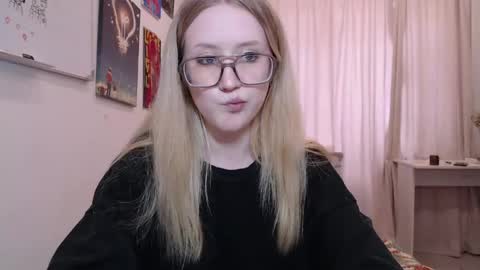 joan_kiss online show from 13, 5, 2026