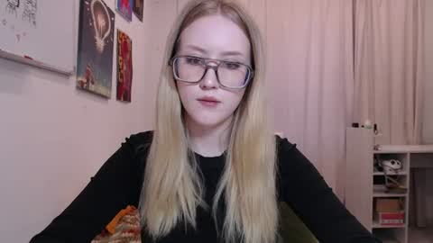 joan_kiss online show from 17, 6, 2026