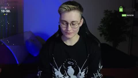 Snapshot of joan_night chatting on 5, 12, 2025 J online show from 5, 12, 2025