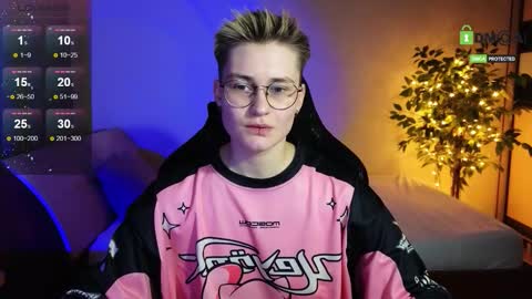 Snapshot of joan_night chatting on 14, 12, 2025 J online show from 14, 12, 2025