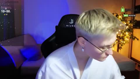 Snapshot of joan_night chatting on 5, 1, 2026 J online show from 5, 1, 2026