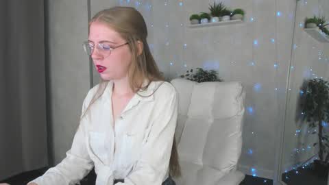 Snapshot of joann_shermann chatting on 23, 10, 2025 joann_shermann online show from 23, 10, 2025