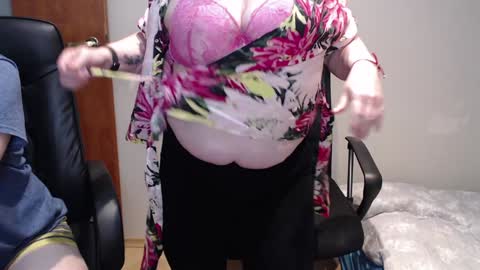 Snapshot of joannaandneighbour chatting on 11, 1, 2025 Joanna and Greg online show from 11, 1, 2025