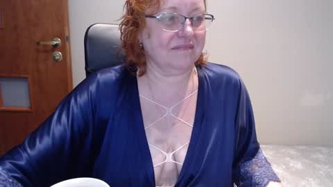 Snapshot of joannaandneighbour chatting on 3, 2, 2025 Joanna and Greg online show from 3, 2, 2025