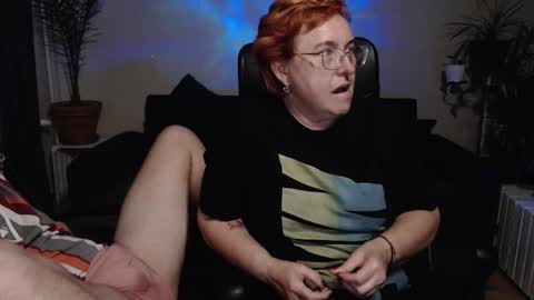 Snapshot of joannaandneighbour chatting on 5, 10, 2025 Joanna and Greg online show from 5, 10, 2025