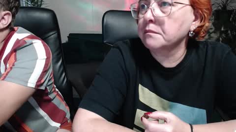 Snapshot of joannaandneighbour chatting on 8, 10, 2025 Joanna and Greg online show from 8, 10, 2025