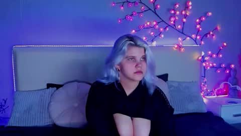 Snapshot of joannlowes chatting on 20, 9, 2025 Joann online show from 20, 9, 2025