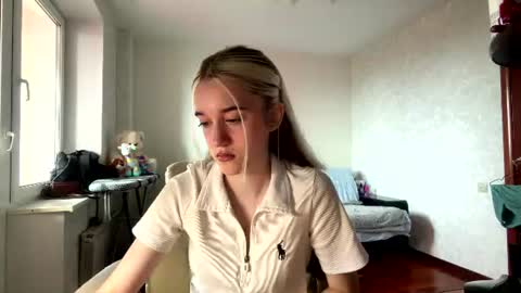 Snapshot of jodeefluty chatting on 4, 7, 2026 Alice online show from 4, 7, 2026