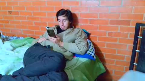 johan70nsexy online show from 2, 7, 2026