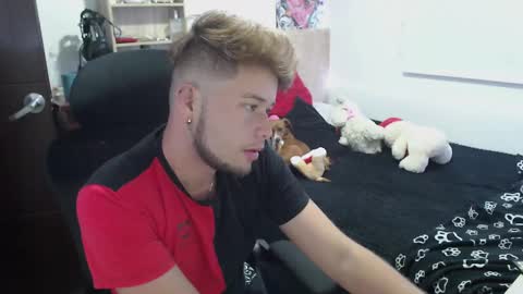 JOHAN independient model online show from 4, 2, 2025