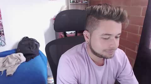 JOHAN independient model online show from 15, 1, 2026