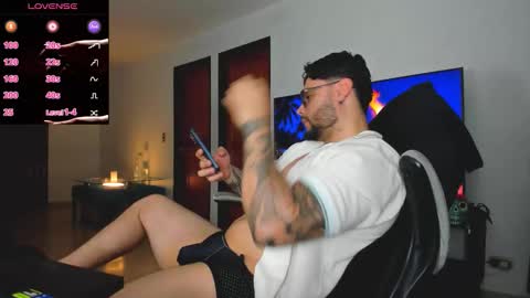 Snapshot of johatsu chatting on 18, 10, 2025 King - online show from 18, 10, 2025