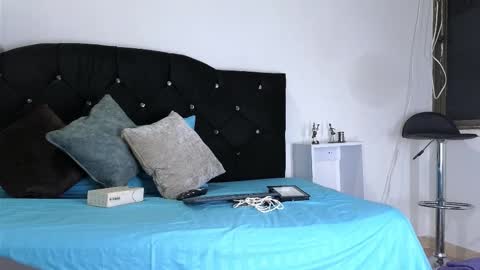 John  online show from 26, 9, 2025