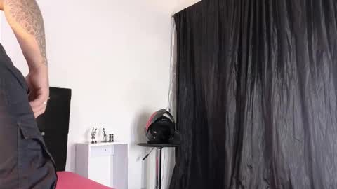 John  online show from 15, 10, 2025