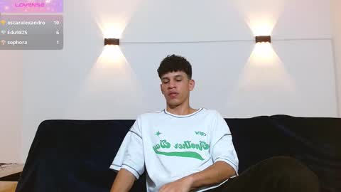 john_ssnow29 online show from 25, 9, 2025