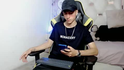 johnny_cagee online show from 12, 1, 2026