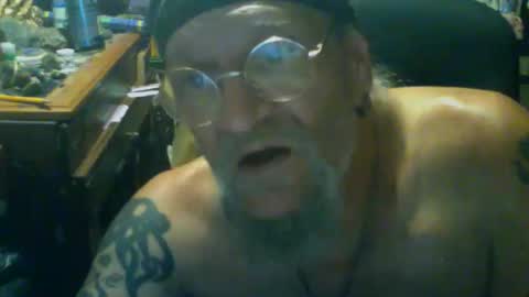 Snapshot of johnnyshung1 chatting on 3, 12, 2025 johnnyshung1 online show from 3, 12, 2025