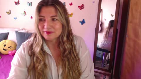 Jolie Mature online show from 28, 1, 2025