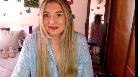 Jolie Mature online show from 8, 6, 2026
