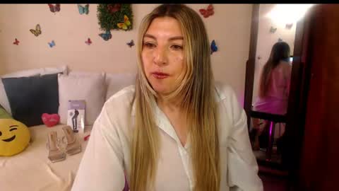 Jolie Mature online show from 30, 6, 2026