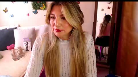 Jolie Mature online show from 4, 7, 2026