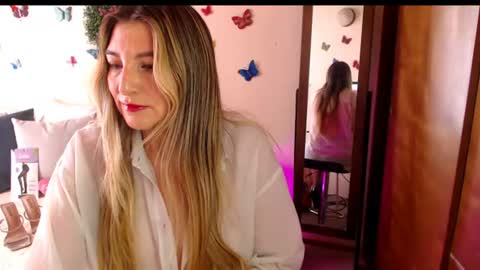 Jolie Mature online show from 20, 7, 2026
