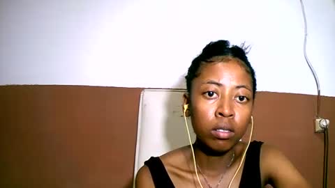 Snapshot of joliekah27 chatting on 12, 2, 2025 joliekah27 online show from 12, 2, 2025