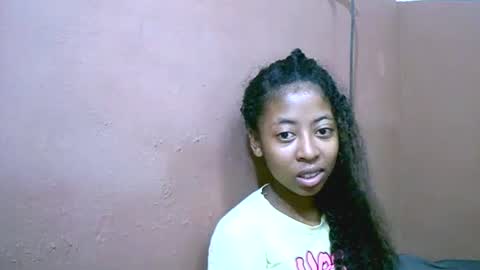 Snapshot of joliekah27 chatting on 25, 2, 2025 joliekah27 online show from 25, 2, 2025