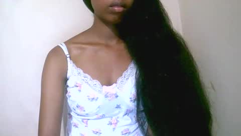 joliekah27 online show from 19, 4, 2026