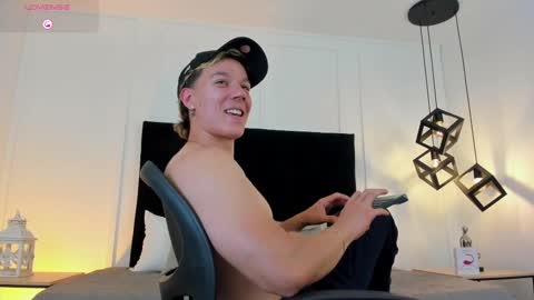 Snapshot of jonathan_daniels1 chatting on 27, 2, 2025 Jonathan Danielss online show from 27, 2, 2025