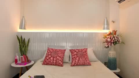 Snapshot of jones_diaz chatting on 21, 5, 2026 melani gomez online show from 21, 5, 2026