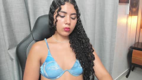 Snapshot of joselyn_sexy_ chatting on 21, 12, 2024 Katalina online show from 21, 12, 2024