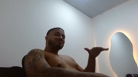 Snapshot of joshuadanielss chatting on 12, 4, 2026 joshuadanielss online show from 12, 4, 2026