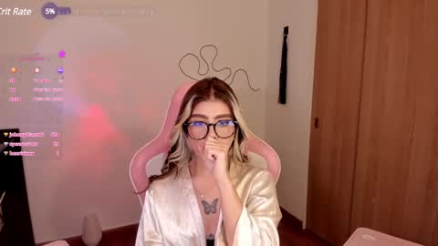 josephine   independent model    online show from 27, 2, 2025