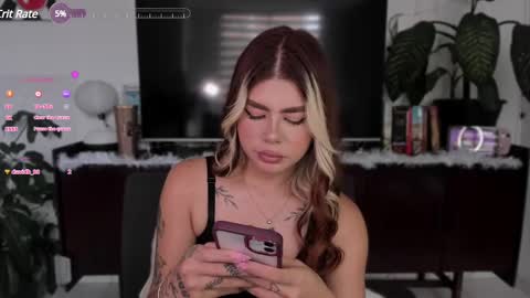 josephine   independent model    online show from 1, 3, 2025